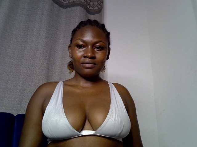 Sexytasha live cam on BongaCams