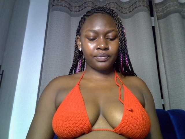 Sexytasha live cam on BongaCams