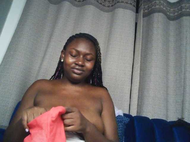 Sexytasha live cam on BongaCams