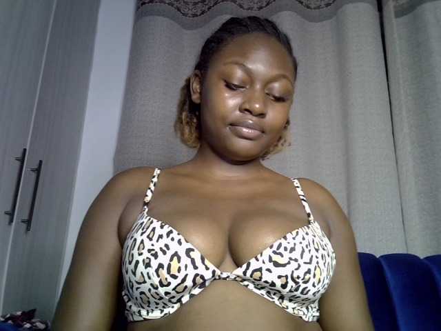 Sexytasha live cam on BongaCams