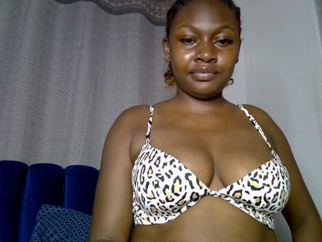 Sexytasha live cam on BongaCams