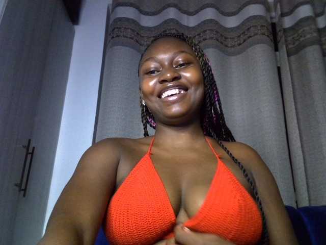 Sexytasha live cam on BongaCams