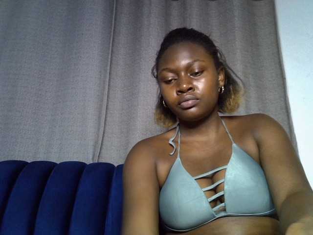 Sexytasha live cam on BongaCams