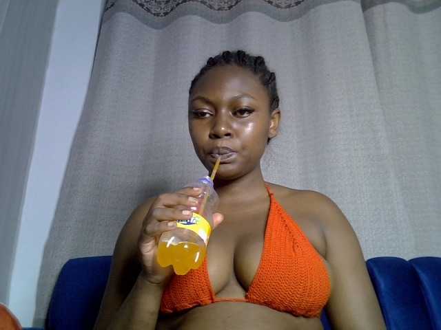 Sexytasha live cam on BongaCams