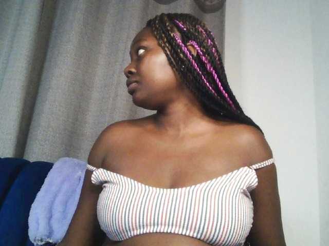 Sexytasha live cam on BongaCams