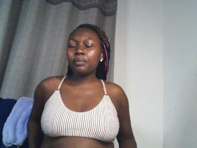 Sexytasha live cam on BongaCams