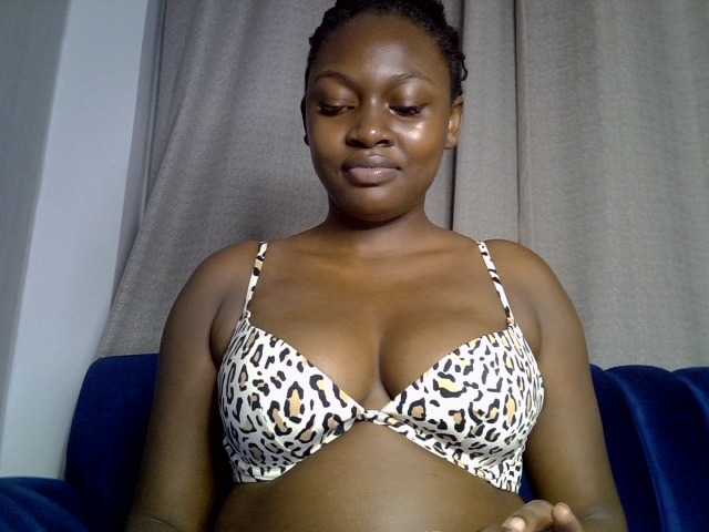 Sexytasha live cam on BongaCams