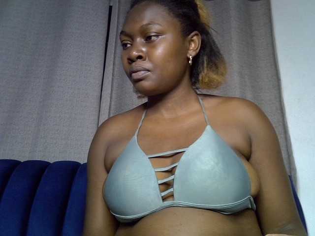 Sexytasha live cam preview