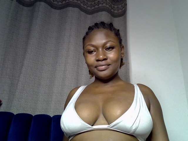 Sexytasha live cam on BongaCams