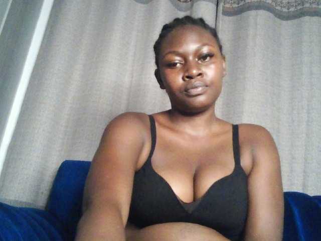 Sexytasha live cam on BongaCams