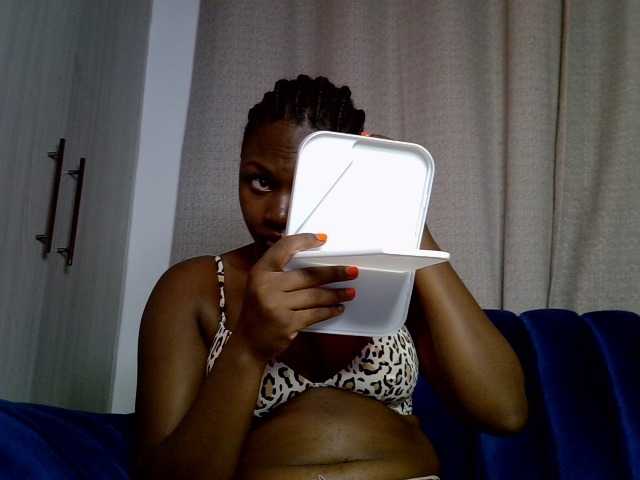 Sexytasha live cam on BongaCams