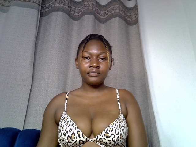 Sexytasha live cam on BongaCams
