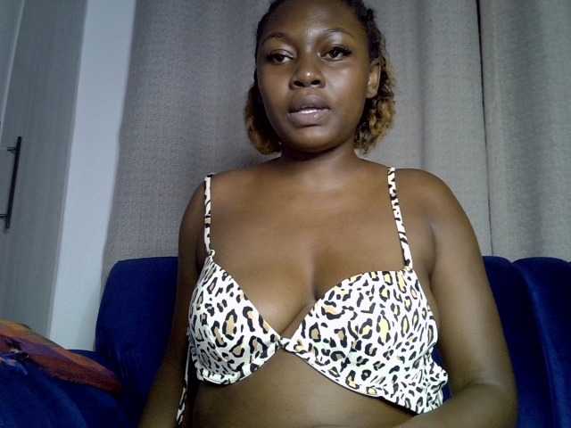 Sexytasha live cam on BongaCams