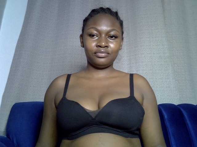 Sexytasha live cam on BongaCams
