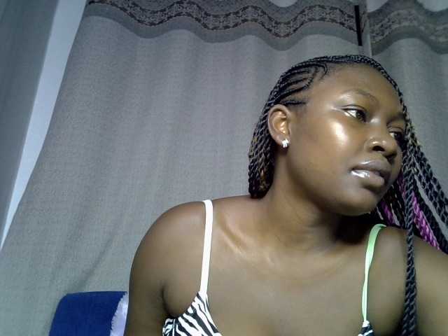 Sexytasha live cam on BongaCams