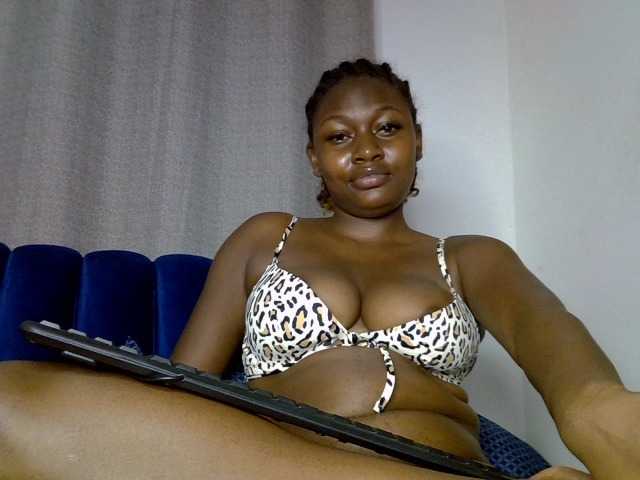 Sexytasha live cam on BongaCams