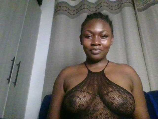 Sexytasha live cam on BongaCams