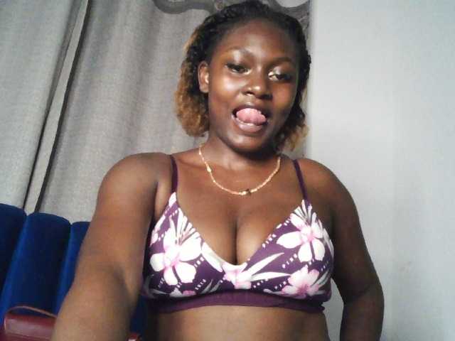 Sexytasha live cam on BongaCams