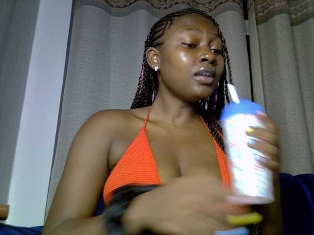 Sexytasha live cam on BongaCams