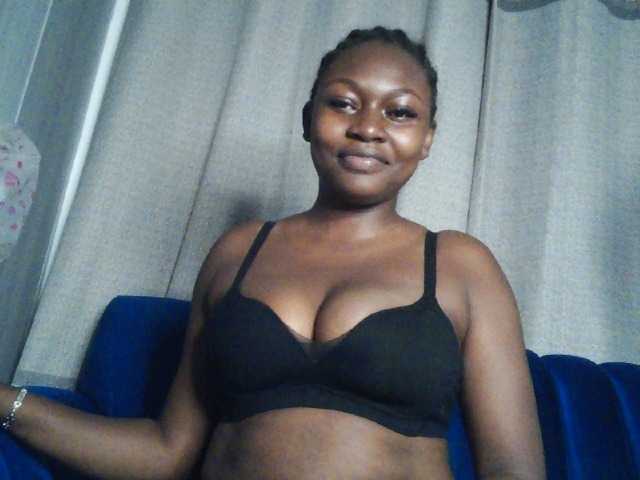 Sexytasha live cam on BongaCams