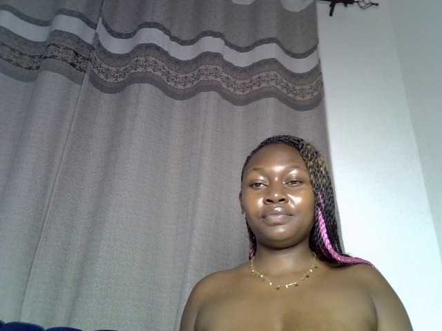 Sexytasha live cam on BongaCams