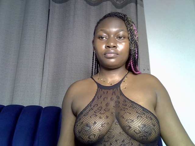 Sexytasha live cam on BongaCams
