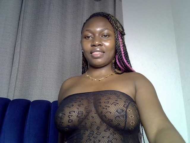 Sexytasha live cam on BongaCams