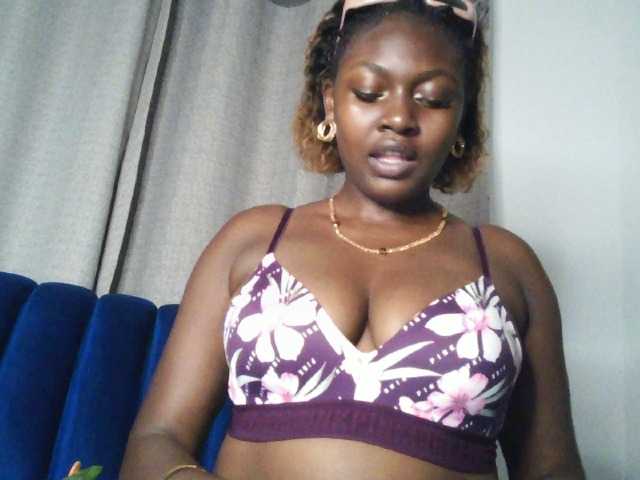 Sexytasha live cam on BongaCams