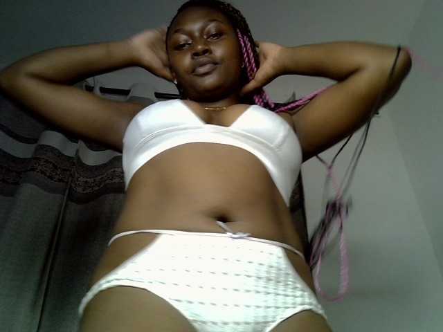 Sexytasha live cam on BongaCams