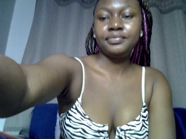 Sexytasha live cam on BongaCams