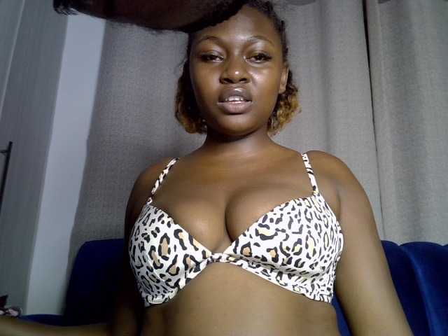Sexytasha live cam on BongaCams