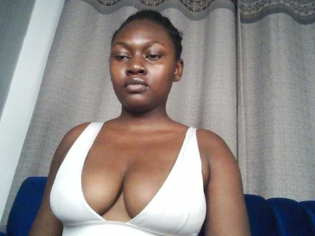Sexytasha live cam on BongaCams