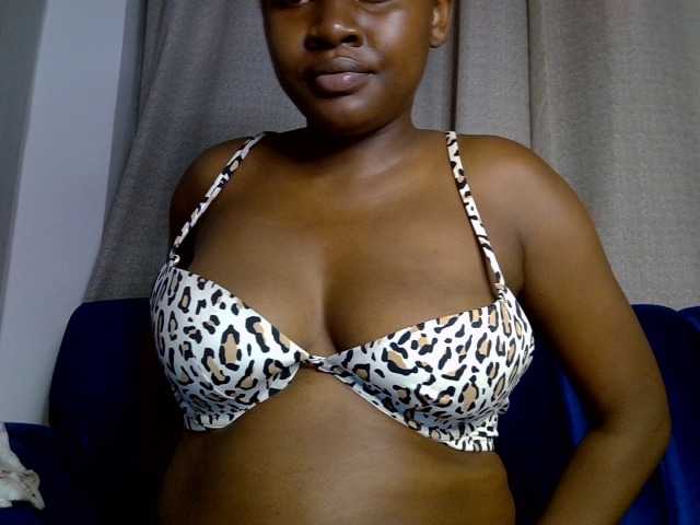 Sexytasha live cam on BongaCams