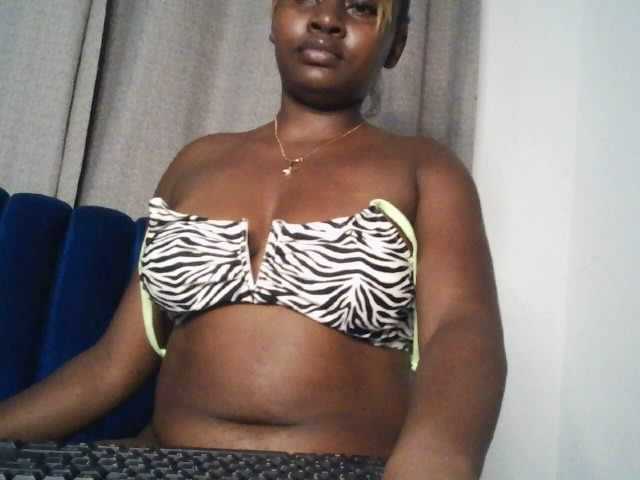 Sexytasha live cam on BongaCams