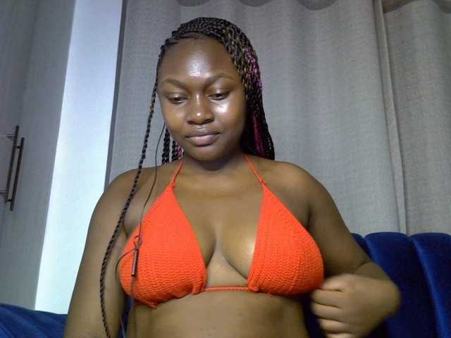 Sexytasha live cam on BongaCams