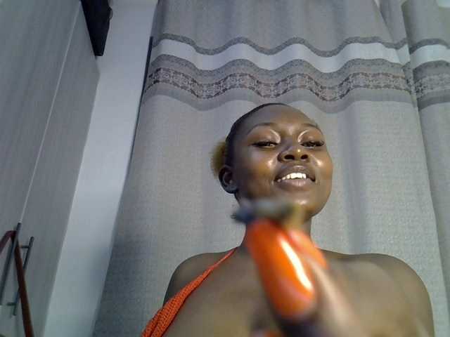 Sexytasha live cam on BongaCams