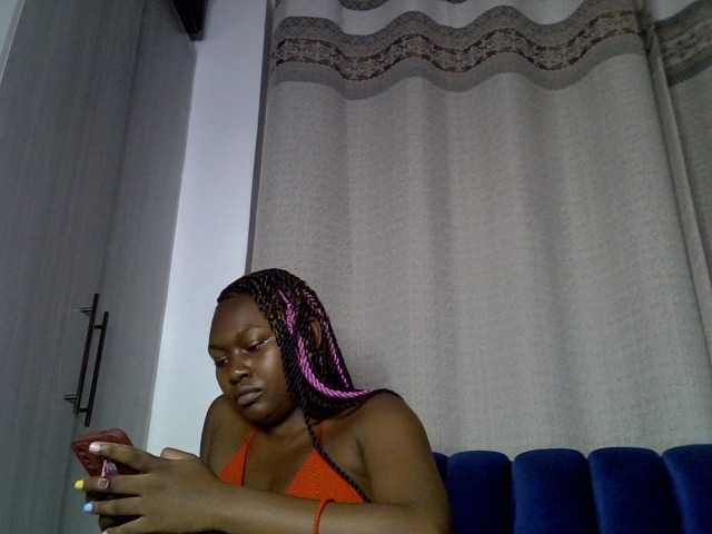 Sexytasha live cam on BongaCams