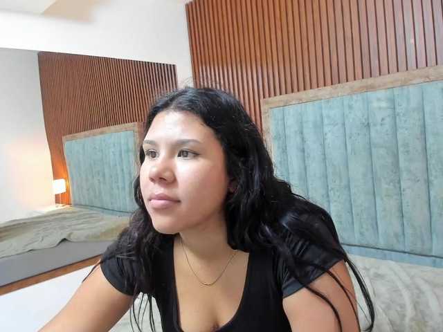 Sophie-Gomez live cam on BongaCams