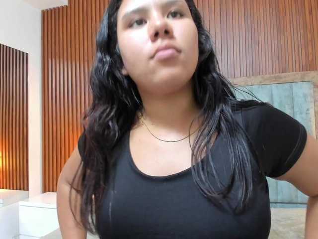 Sophie-Gomez live cam on BongaCams