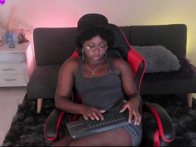 staicy26 live cam on BongaCams