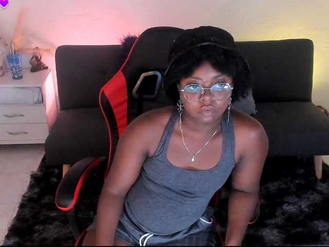 staicy26, en directo ahora en BongaCams