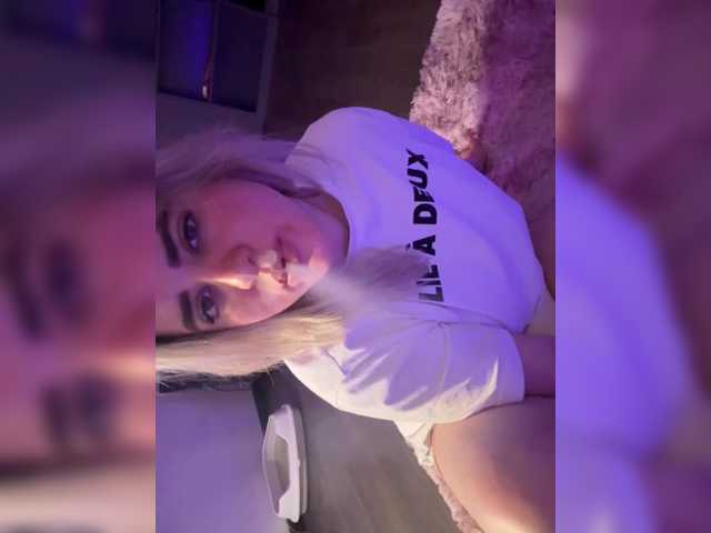 Nika-Licka live cam on BongaCams