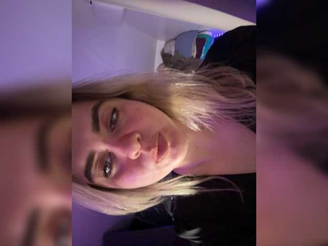 Nika-Licka live cam on BongaCams
