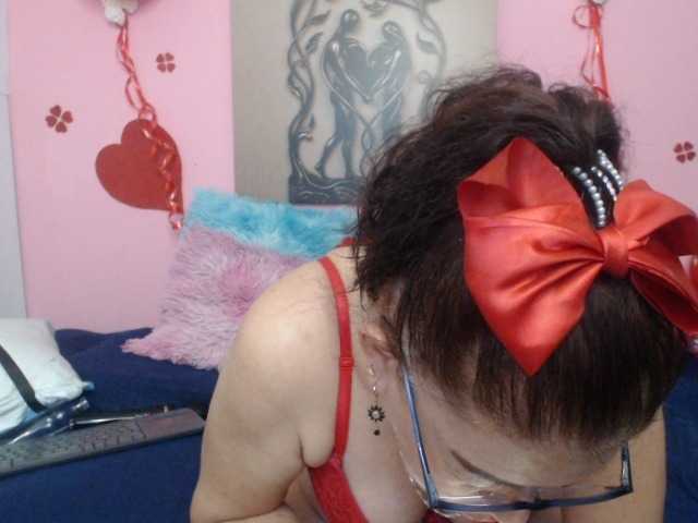 estefania344 live cam on BongaCams