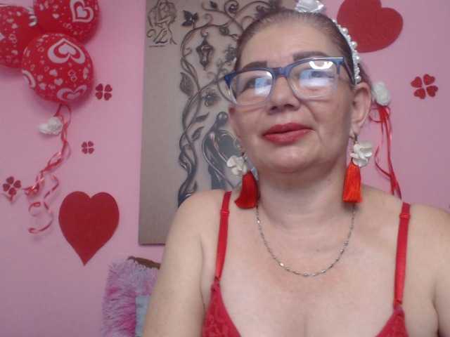 estefania344 live cam on BongaCams