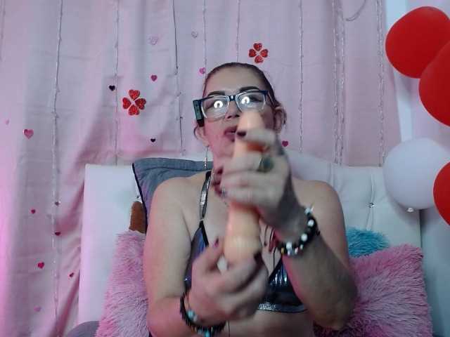 estefania344 live cam on BongaCams