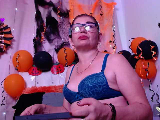 estefania344 live cam on BongaCams