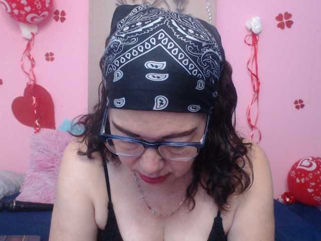 estefania344 live cam on BongaCams