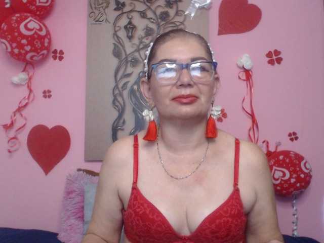 estefania344 live cam on BongaCams
