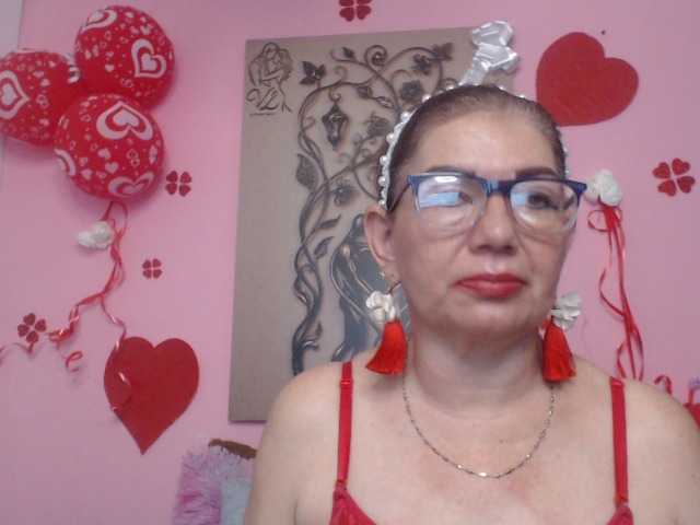estefania344 live cam on BongaCams